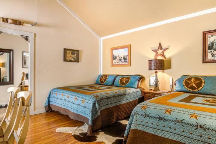 #3 Wrangler~Bandera Tin Star~Bandera, Tx.アパートメント エクステリア 写真